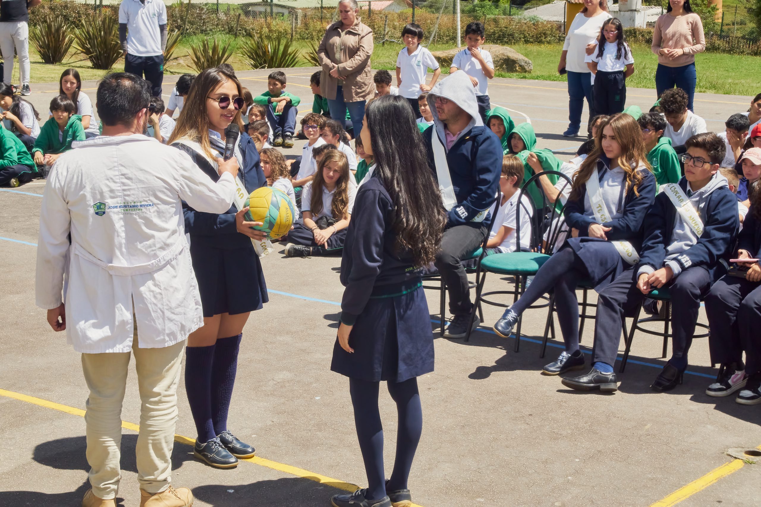Izada de bandera y entrega de símbolos Colegio José Eustasio Rivera