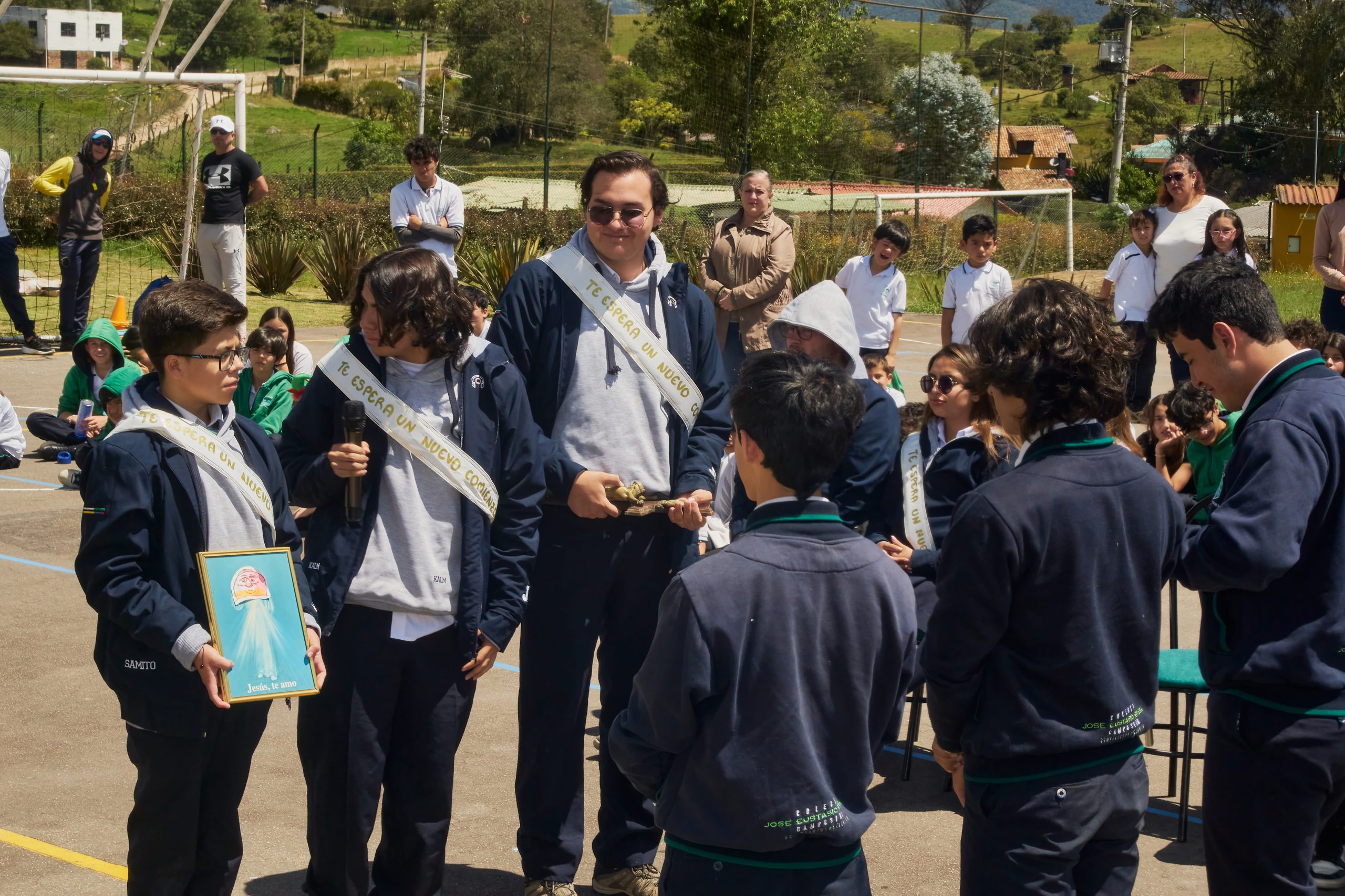 Izada de bandera y entrega de símbolos Colegio José Eustasio Rivera